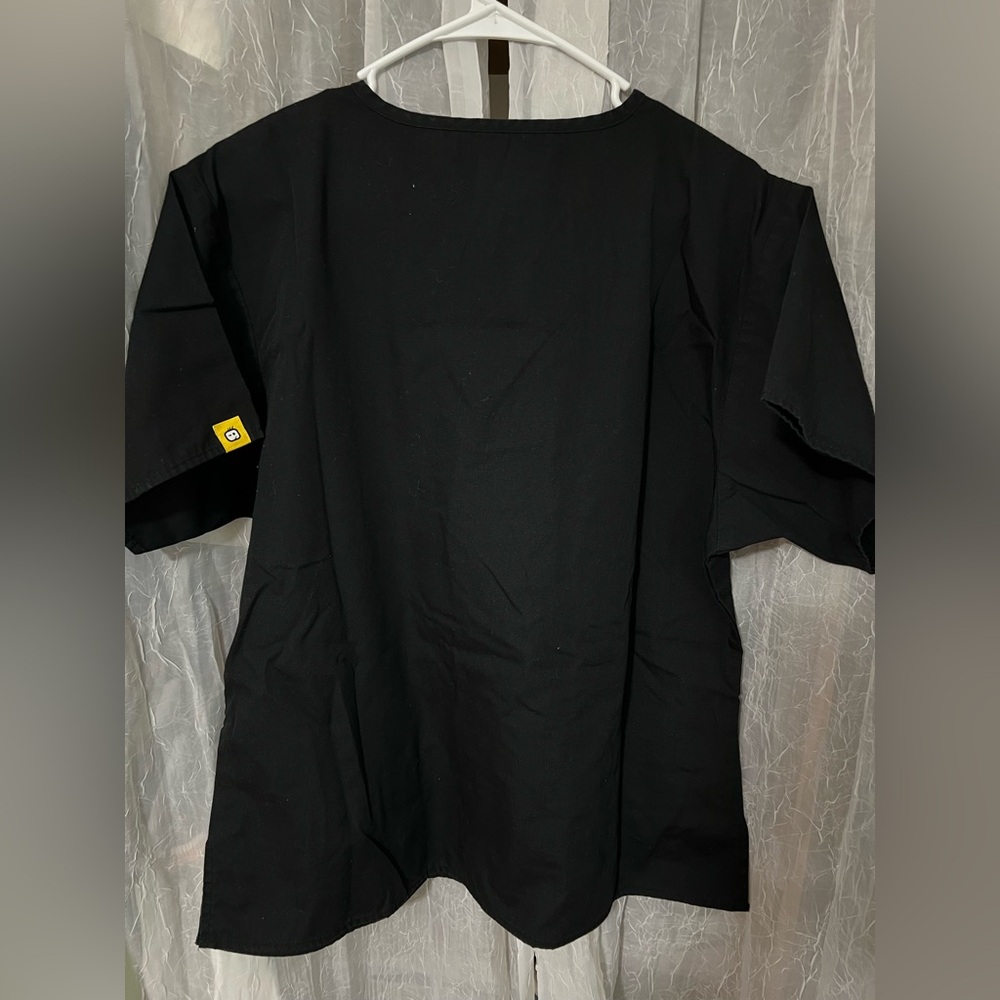 Scrub Top - Picture 2 of 3
